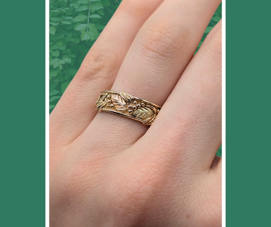 10K Tri-Color Gold 6 mm Leafy Wedding Band Size 7