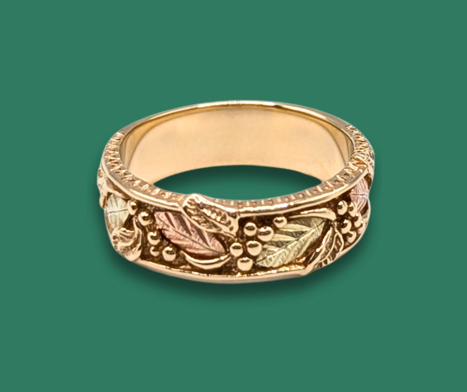 10K Tri-Color Gold 6 mm Leafy Wedding Band Size 7